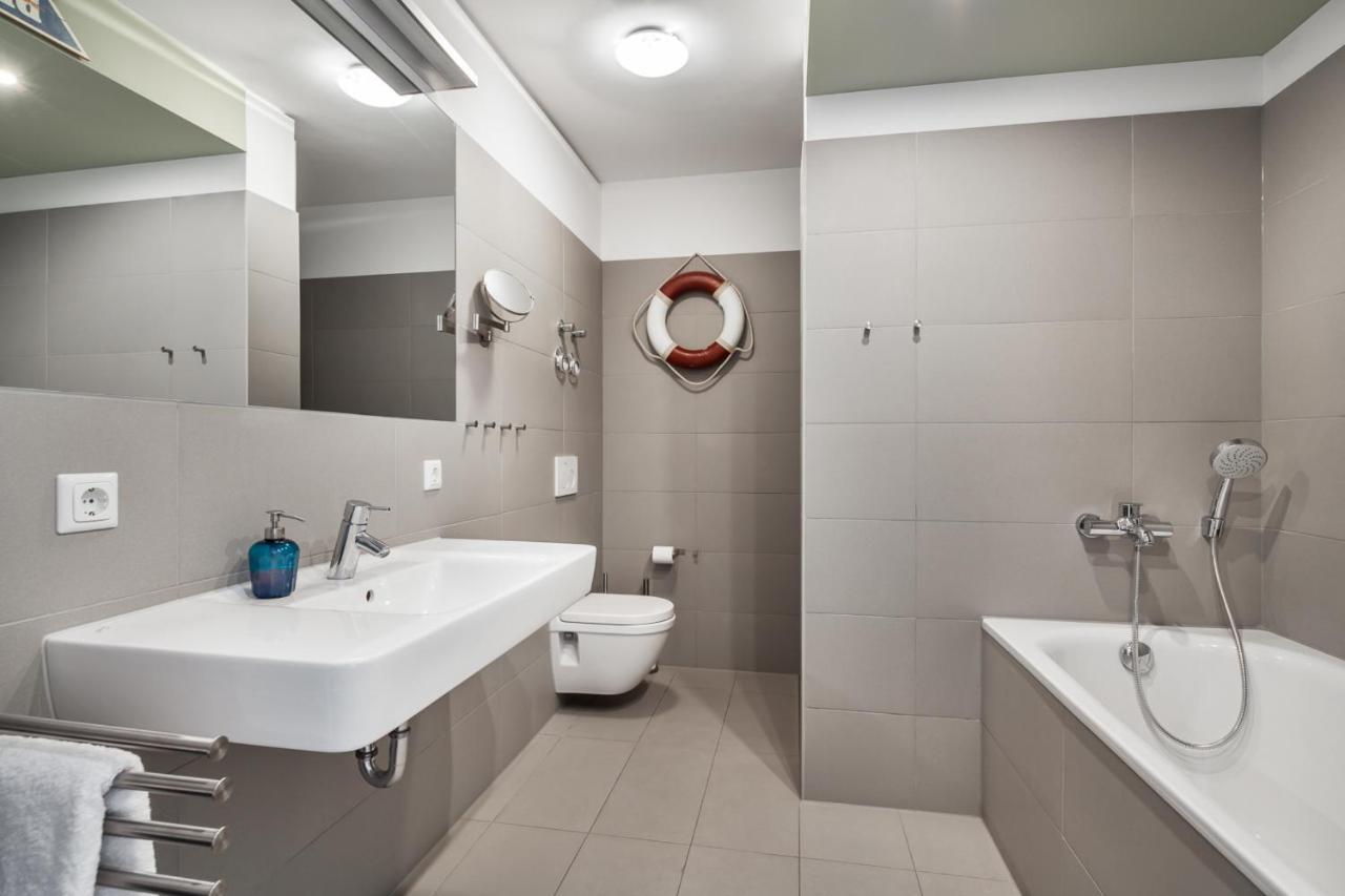 Apartmenthaus Hafenspitze Ap 5 - "Am Yachthafen 5" - Blickrichtung Offenes Meerstrandpromenade Eckernförde エクステリア 写真